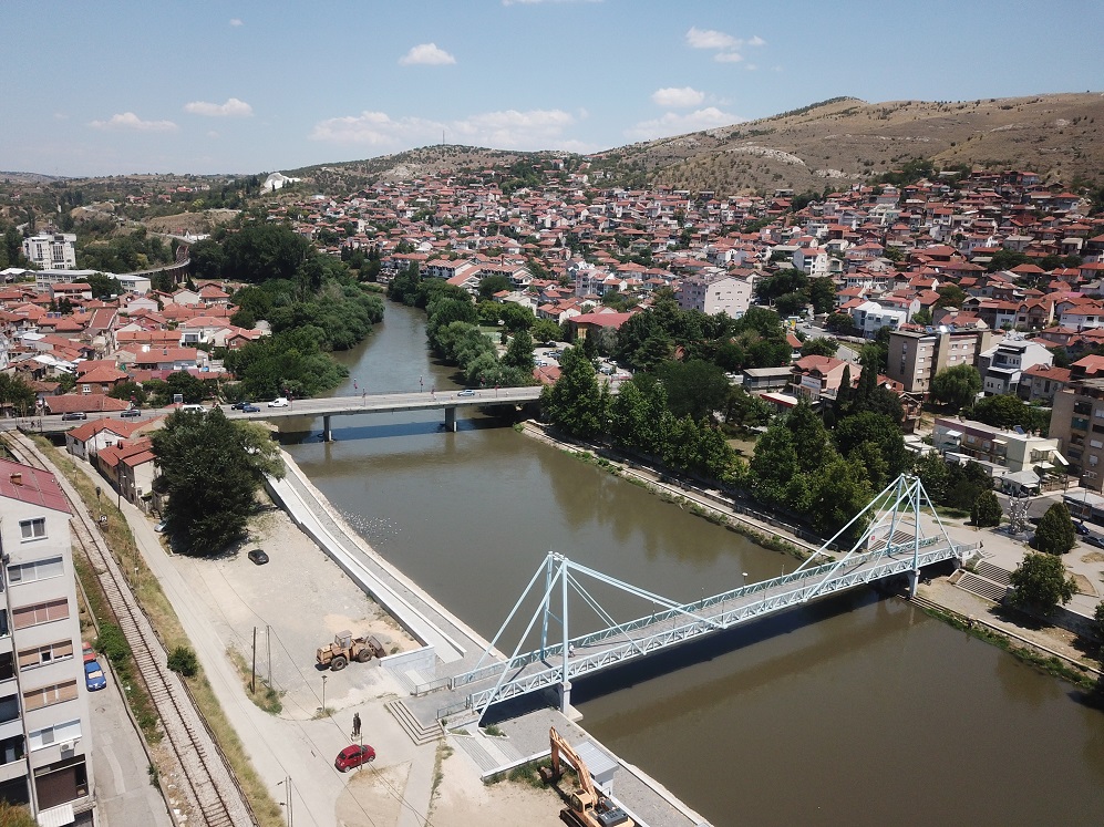 veles juli dron malo movce