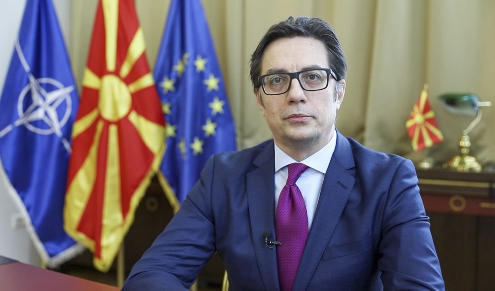 Pendarovski_naslovna